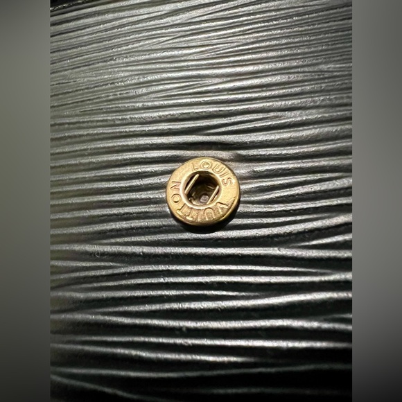 (Sold) Louis Vuitton Epi Leather Black Tri-Fold Wallet, Authentic - Picture 6 of 11